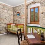 Anamaria Rustic 홈스테이