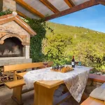 Anamaria Rustic *