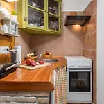 Anamaria Rustic 홈스테이