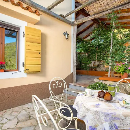 Anamaria Rustic